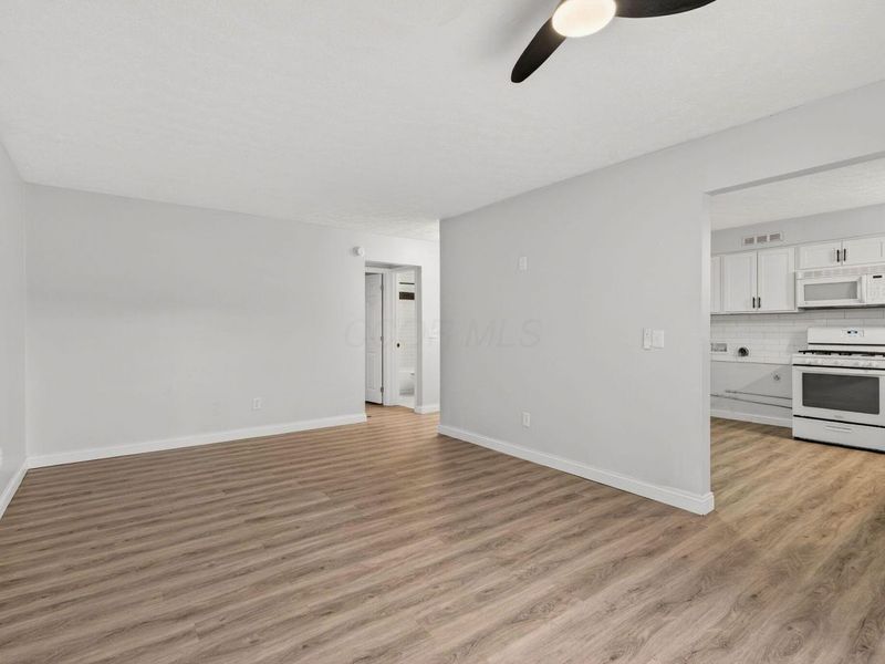 1557 Jennifer Court , Unit B, Columbus, OH 43232 Photo 13