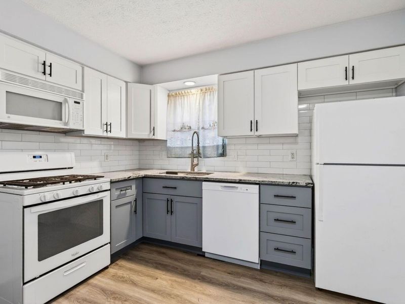 1557 Jennifer Court , Unit B, Columbus, OH 43232 Photo 15