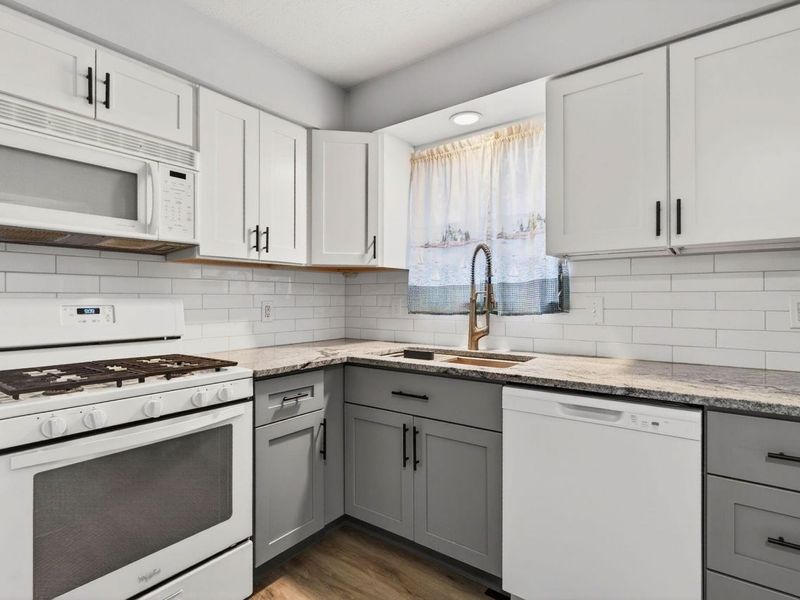 1557 Jennifer Court , Unit B, Columbus, OH 43232 Photo 16