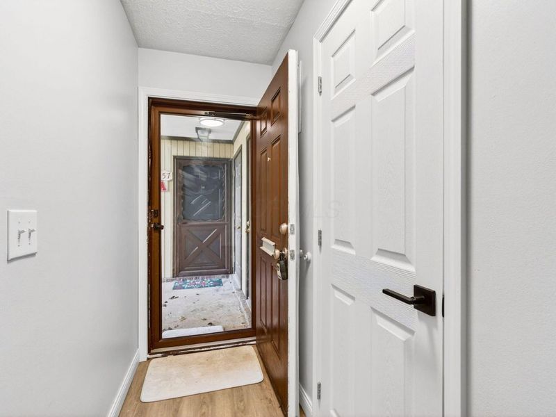 1557 Jennifer Court , Unit B, Columbus, OH 43232 Photo 4