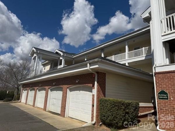 8913 Meadow Vista Road , Charlotte, NC 28213