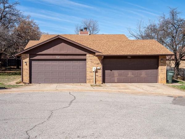 703 Stonecroft Circle, Edmond, OK 73034