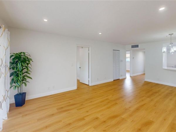 8846 W Mcnab Rd, Unit 106, Tamarac, FL 33321