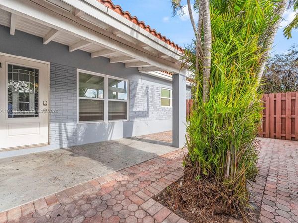 1432 NE 5th Ave, Unit 1, Fort Lauderdale, FL 33304