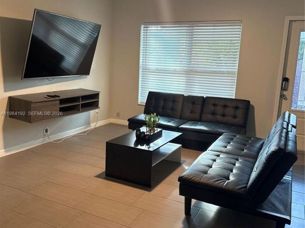 1432 NE 5th Ave , Unit 1, Fort Lauderdale, FL 33304