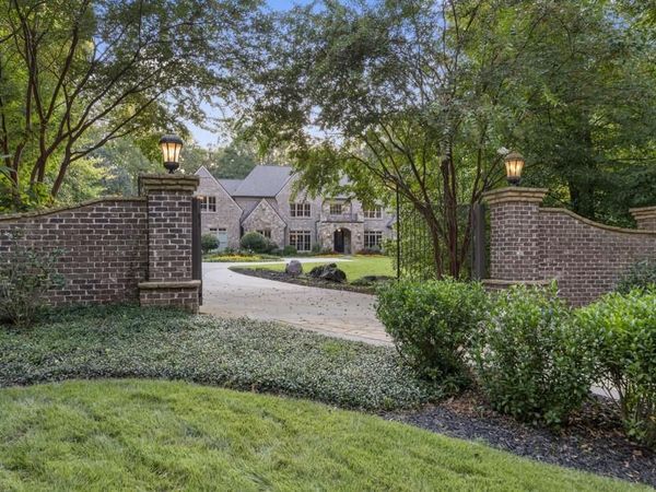 439 Tara Trail, Sandy Springs, GA 30327