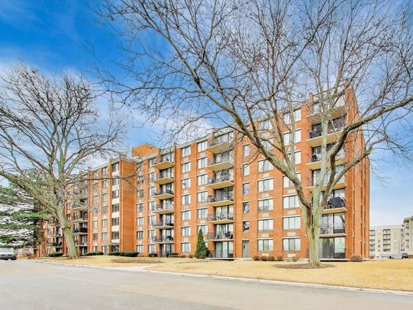 2000 Saint Regis Drive, Unit 3G, Lombard, IL 60148