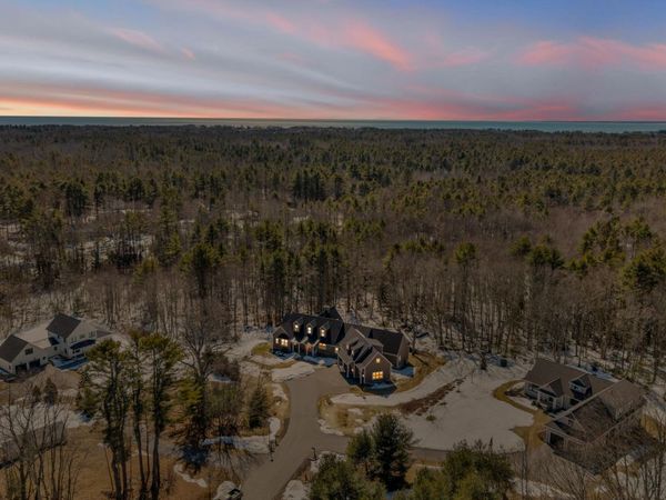 5 Lake Brook Drive, Kennebunk, ME 04043