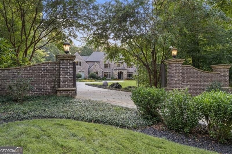 439 Tara Trail, Sandy Springs, GA 30327 Main Photo