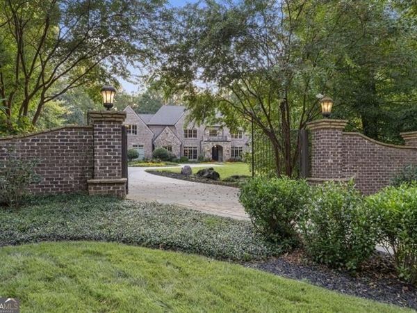 439 Tara Trail, Sandy Springs, GA 30327