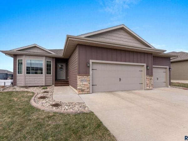 9520 W Keyrell Cir, Sioux Falls, SD 57106