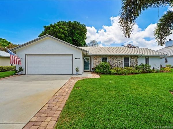 3160 SE Gran Via Way, Stuart, FL 34996