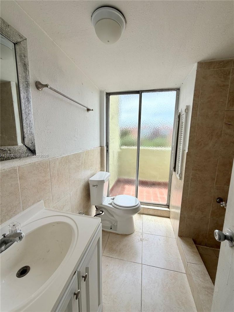 9390 W Flagler St, Unit 225C, Miami, FL 33174 Photo