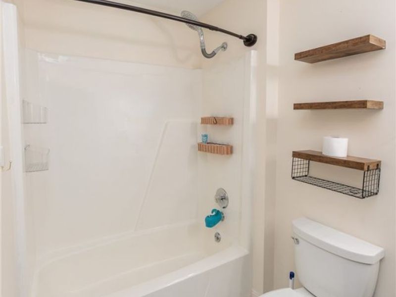 1010 Royal Drive, Amherst, OH 44001 Photo 11