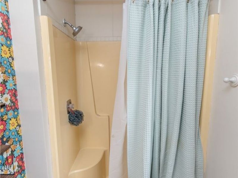 1010 Royal Drive, Amherst, OH 44001 Photo 15