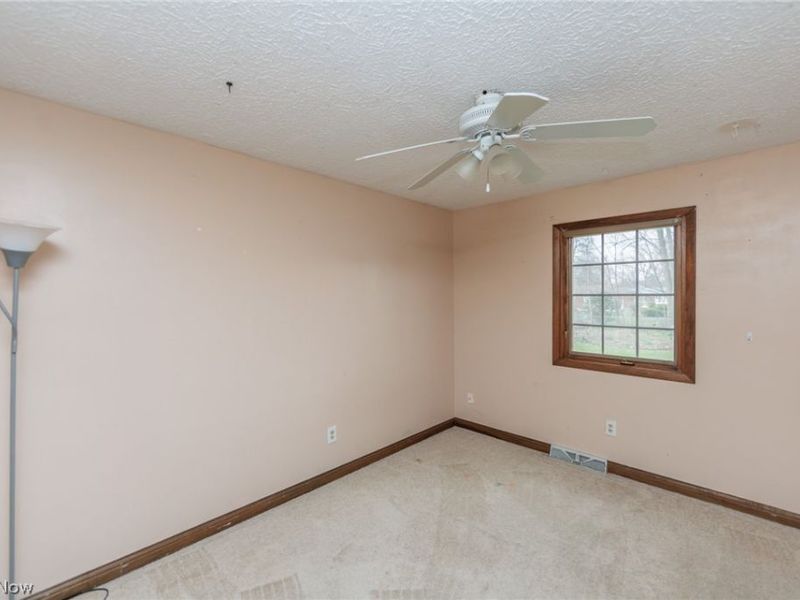 1010 Royal Drive, Amherst, OH 44001 Photo 16