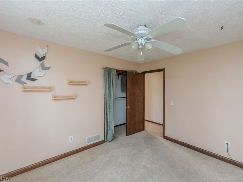 1010 Royal Drive, Amherst, OH 44001 Photo 17