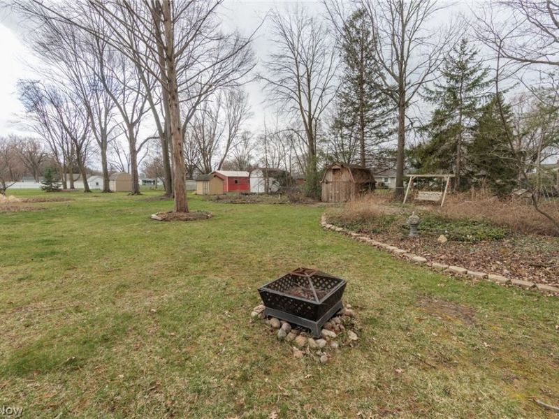 1010 Royal Drive, Amherst, OH 44001 Photo 27