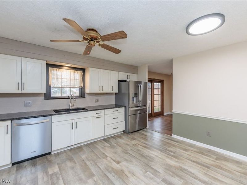 1010 Royal Drive, Amherst, OH 44001 Photo 6