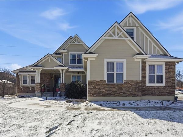 1401 NE Ernest Way, Lee's Summit, MO 64086