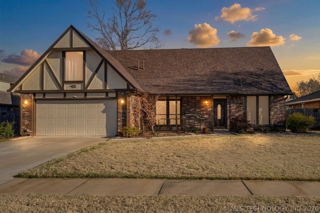 2224 W Louisville Street, Broken Arrow, OK 74012 Main Photo