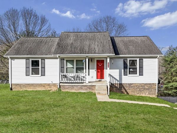 1978 Seven Mile Ferry Rd , Clarksville, TN 37040