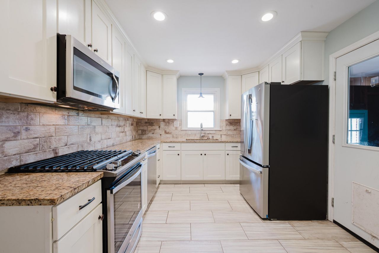 1719 Weston Avenue Photo 10