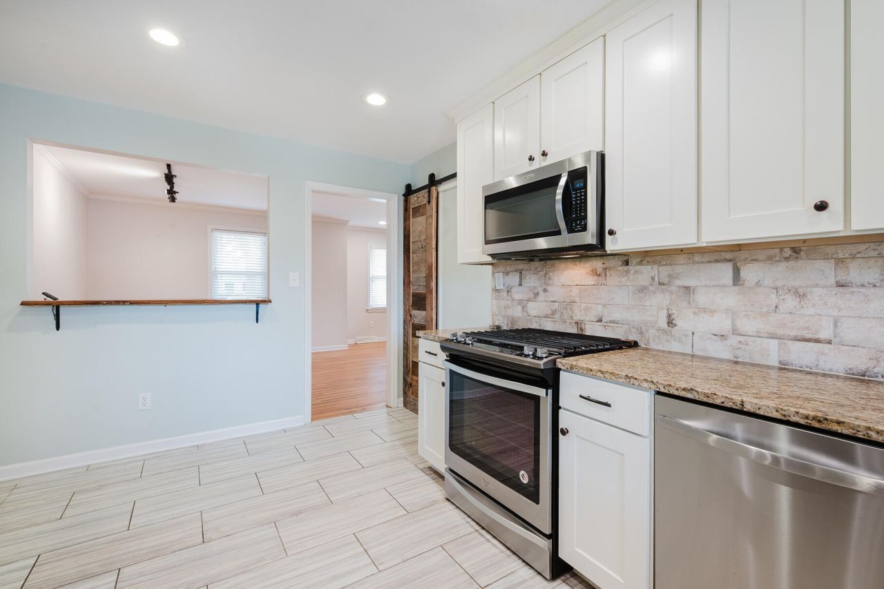 1719 Weston Avenue Photo 11