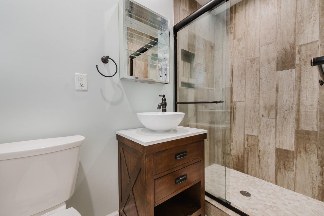 1719 Weston Avenue Photo 17