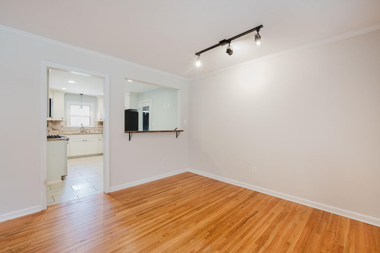 1719 Weston Avenue Photo 7