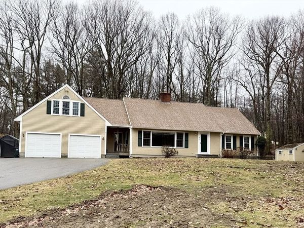 96 Townsend Street, Pepperell, MA 01463
