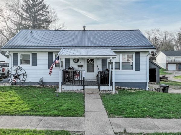 438 N Lincoln Avenue , Barnesville, OH 43713