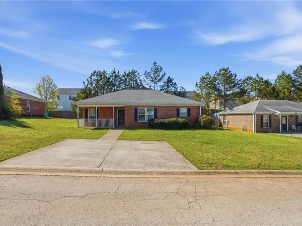 504 Dove Way, Social Circle, GA 30025