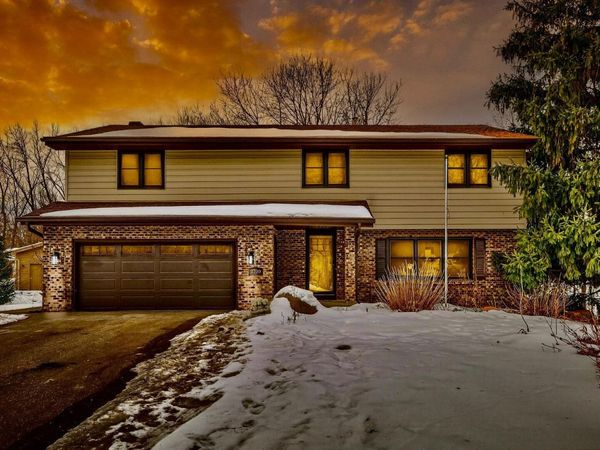 2700 Crestwood Circle, Minnetonka, MN 55305