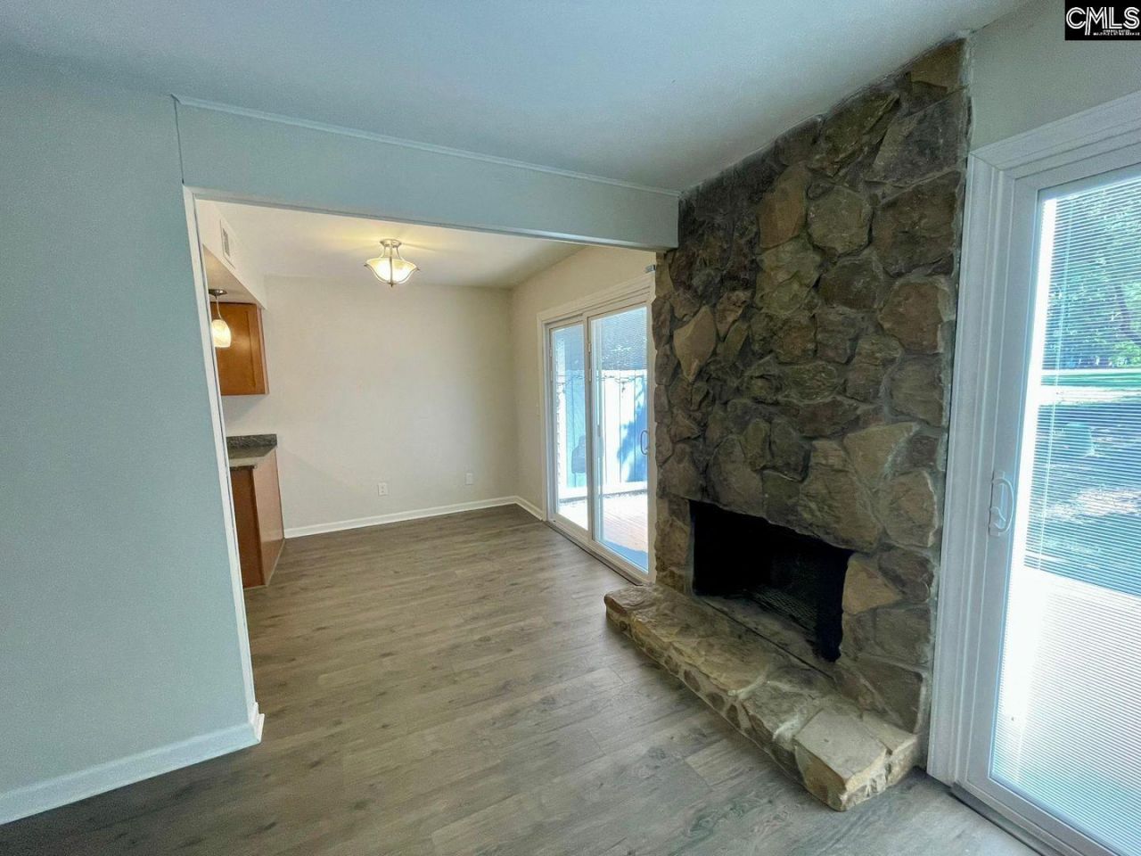 205 Mariners Row  Photo 4