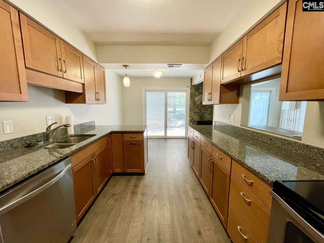 205 Mariners Row  Photo 5