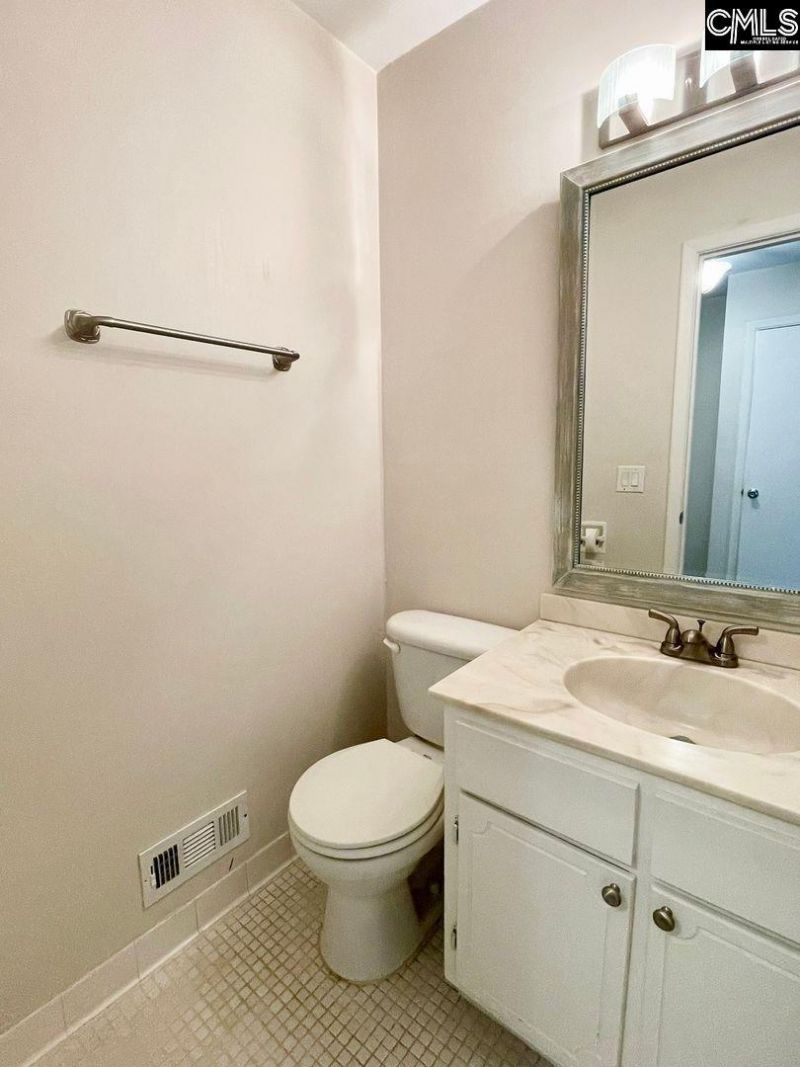 205 Mariners Row  Photo 9