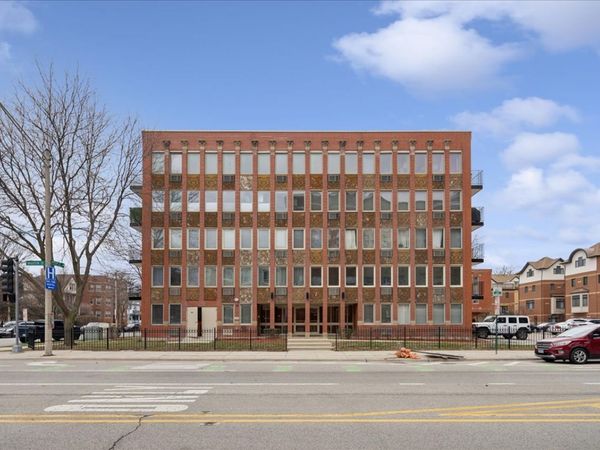 1041 Susan Collins Lane, Unit 203, Oak Park, IL 60302