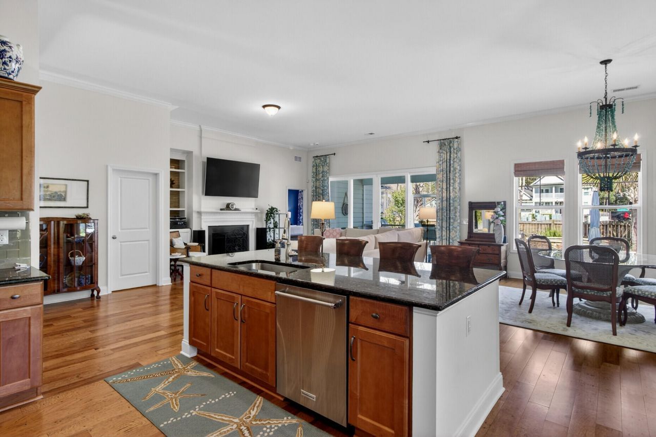 1230 River Walk Court Photo 9