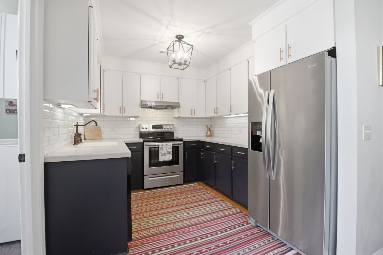 1530 Village Square Photo 12