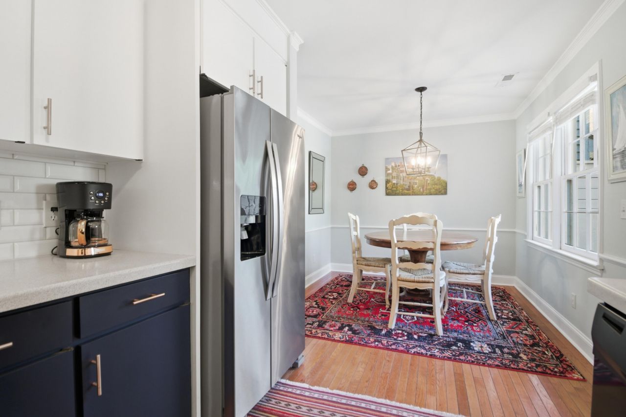 1530 Village Square Photo 14