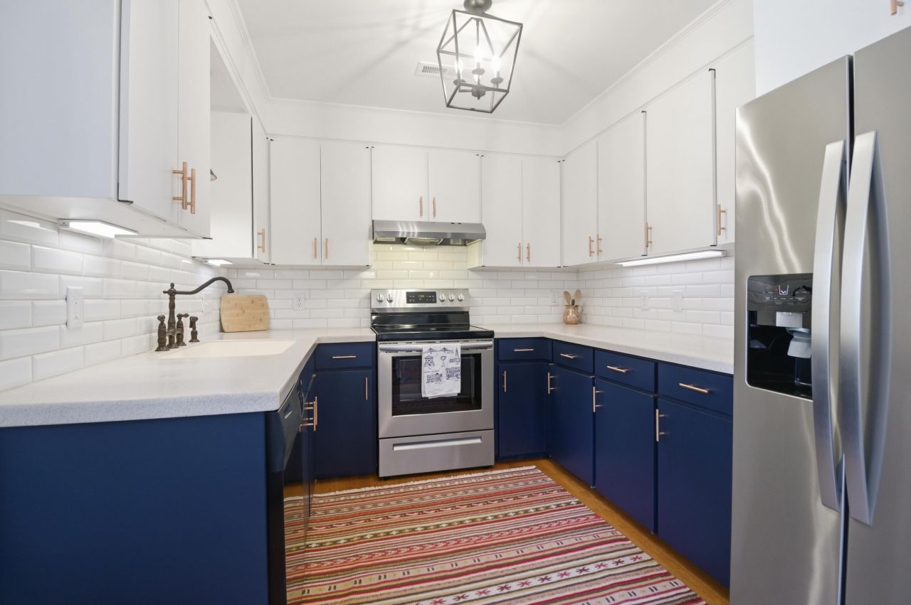 1530 Village Square Photo 15