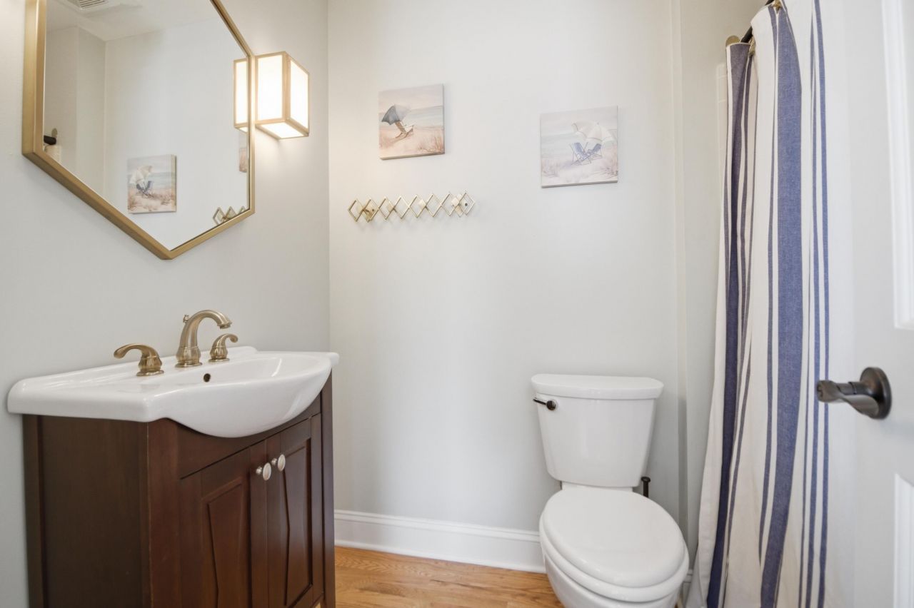 1530 Village Square Photo 24