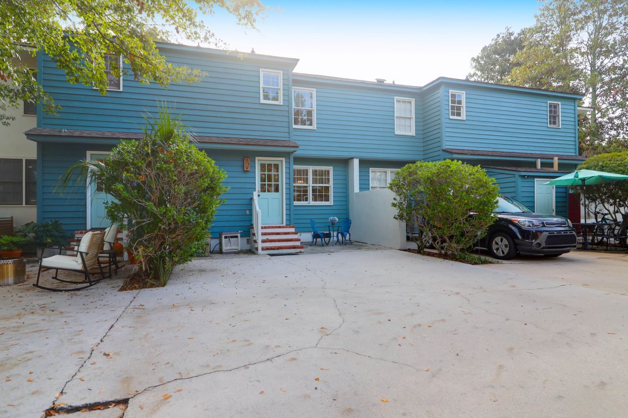 1530 Village Square Photo 33