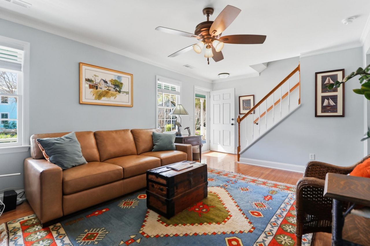 1530 Village Square Photo 7