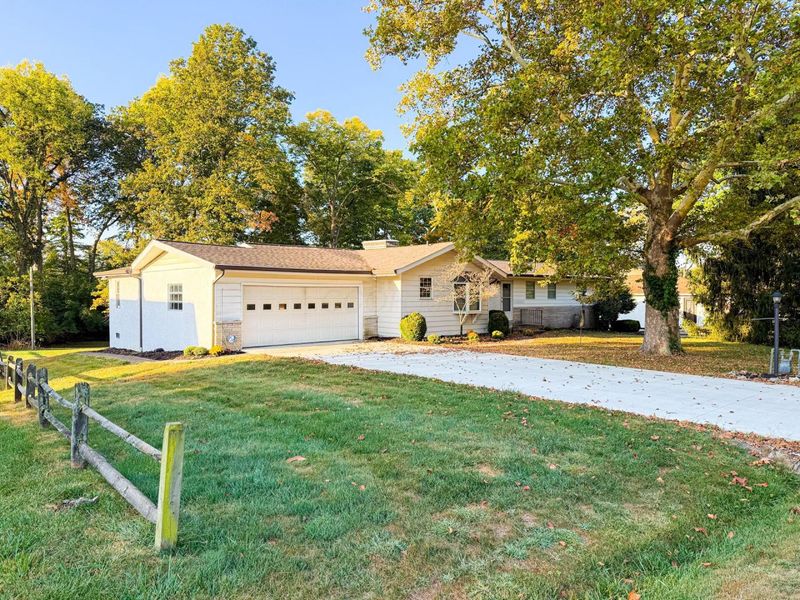 3335 Sycamore Knolls Drive, Columbus, OH 43219 Photo 1