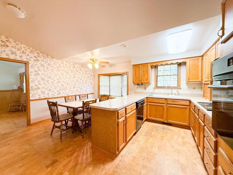 3335 Sycamore Knolls Drive, Columbus, OH 43219 Photo 12