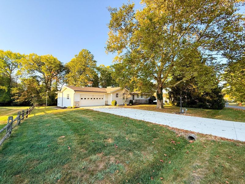 3335 Sycamore Knolls Drive, Columbus, OH 43219 Photo 2