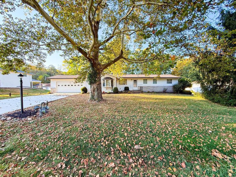 3335 Sycamore Knolls Drive, Columbus, OH 43219 Photo 3