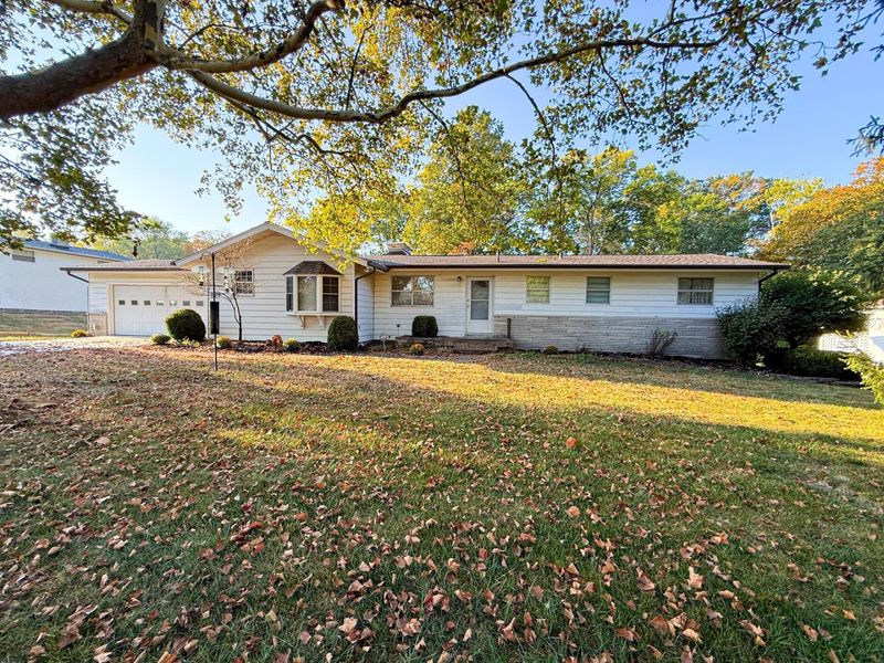 3335 Sycamore Knolls Drive, Columbus, OH 43219 Photo 4